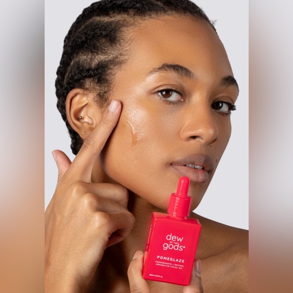 DEW OF THE GODS Pomeglaze Retinol & Reparative Facial Oil, NIB - Picture 3 of 9